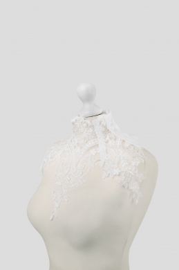 Kolia white lace